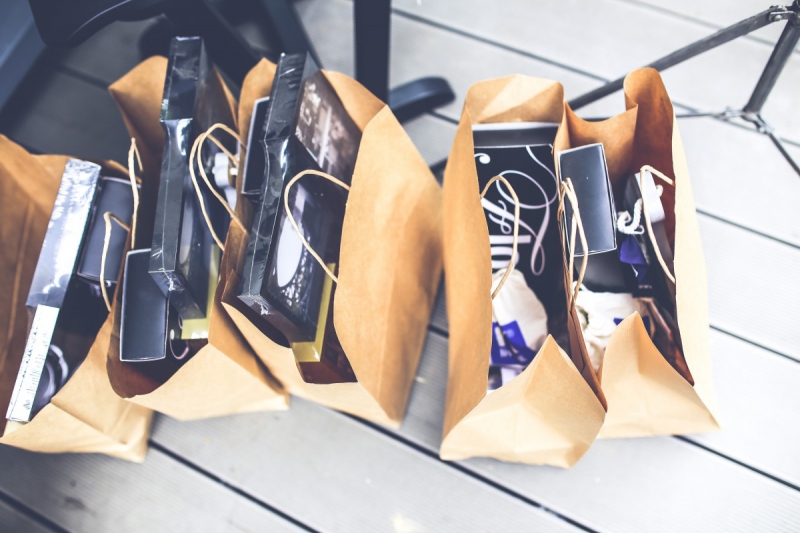 vitrine-PUGET THENIERS-min_shop_shopping_bags_gift_brown_blank_market_product-722676